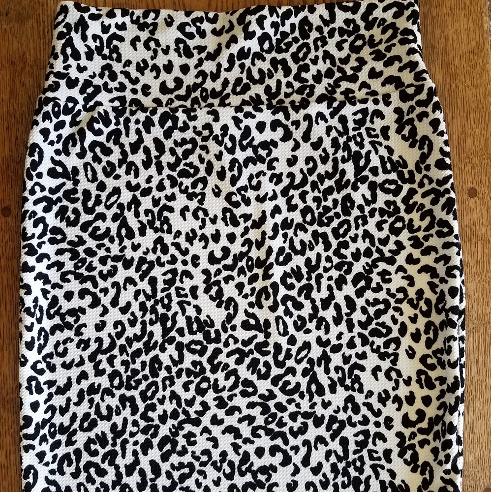 Lularoe pencil skirt size lrg